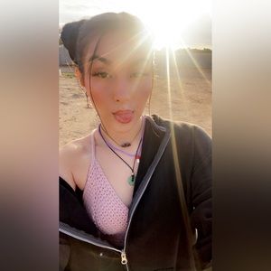 Meet your Posher, Leila